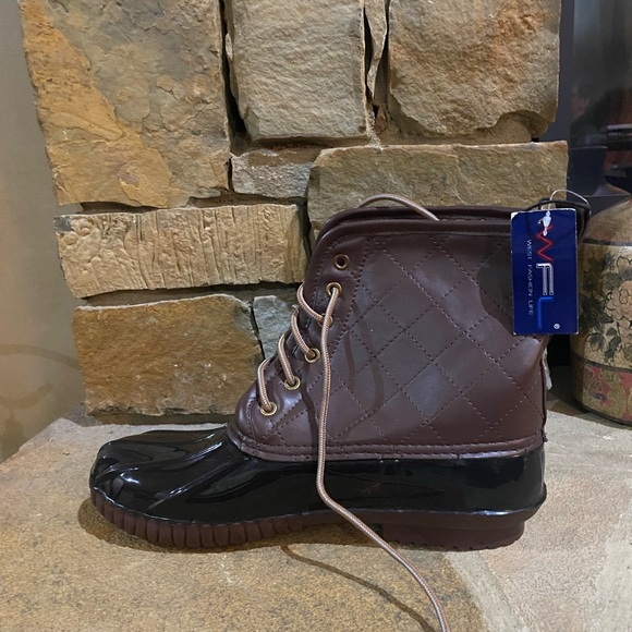 Quilted winter boots NWT - Picture 4 of 6